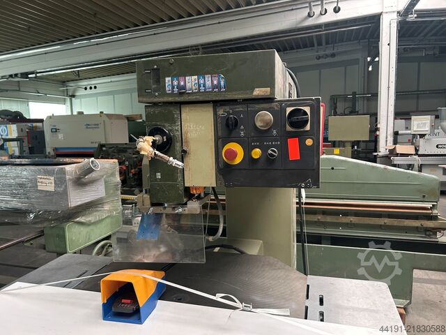 Router SCM R 9 SCM R 9