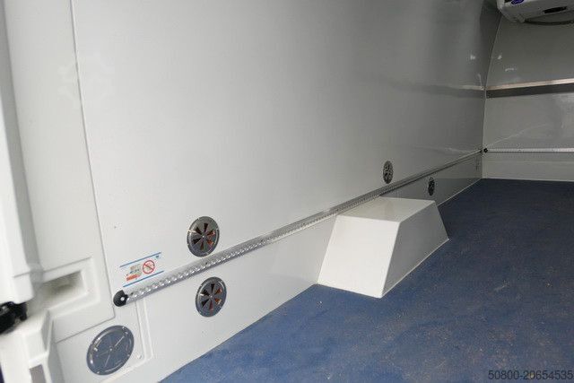 Refrigerator body van MERCEDES-BENZ 519 CDI Sprinter 4x2, Carrier Xarios 350T, Klima