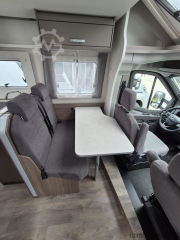 Semi-integrated camper CARADO Edition25 T Ford 338