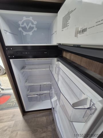 Semi-integrated camper CARADO Edition25 T Ford 338