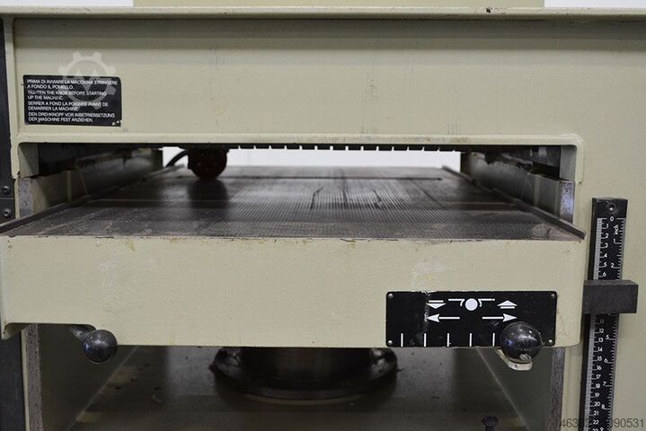  SCM S52