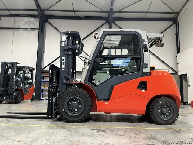 Diesel front loader Heli CPCD50- G3-5t - 4,7m Hub Triplex - Kabine Garantie