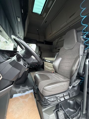 Standard tractor unit MAN Individual Lion TGX 18.640 LL Voll-Ausstattung