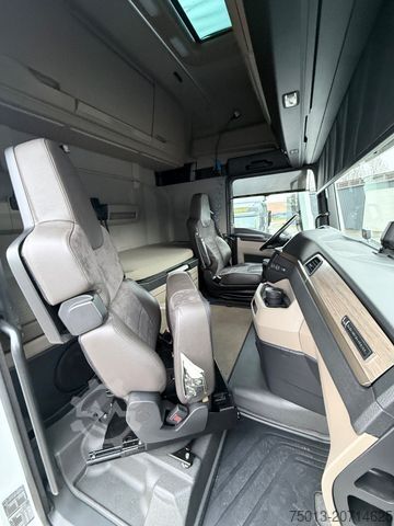 Standard tractor unit MAN Individual Lion TGX 18.640 LL Voll-Ausstattung