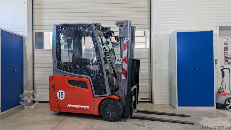 Electric 3-wheel forklift Jungheinrich EFG 216k neuwertig