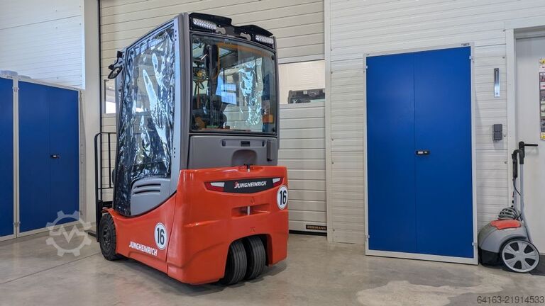 Electric 3-wheel forklift Jungheinrich EFG 216k neuwertig
