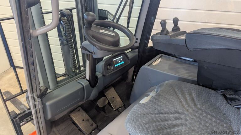 Electric 3-wheel forklift Jungheinrich EFG 216k neuwertig