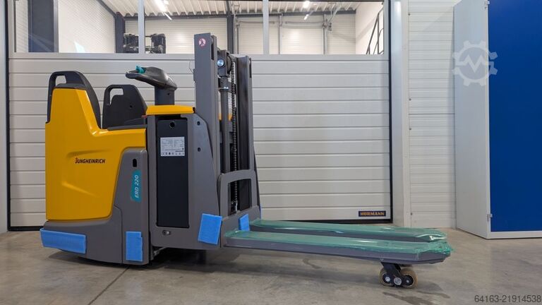 Double stacker Jungheinrich ERD 220  neuwertig