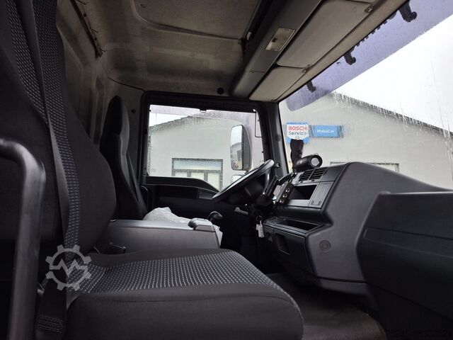 Flatbed truck with tarpaulin MAN TGM. 12. 250