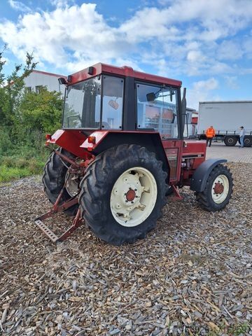 Traktor IHC 833 Allrad Kabine