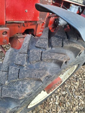 Traktor IHC 833 Allrad Kabine