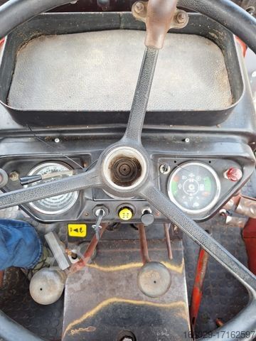 Traktor IHC 833 Allrad Kabine