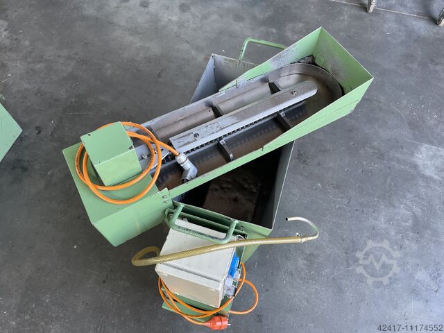 Chip conveyor  