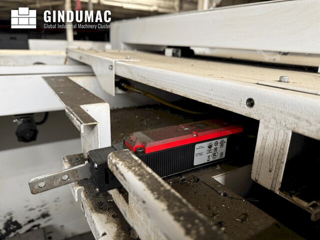 VERTIKALES BEARBEITUNGSZENTRUM Mazak VCN 700E/40-II