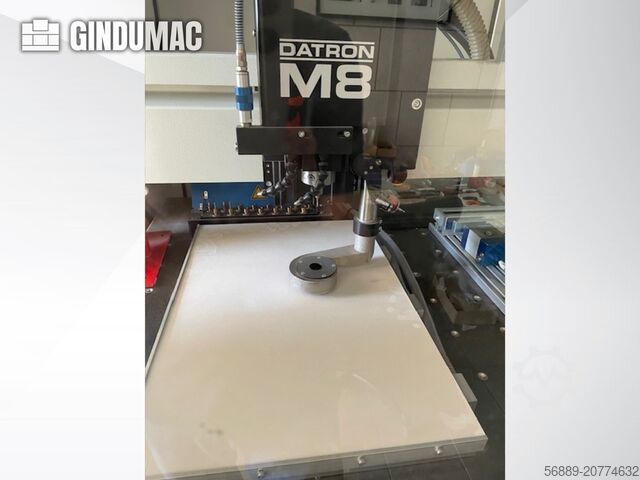 VERTIKALES BEARBEITUNGSZENTRUM Datron M8