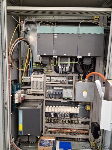 5-axis CNC machining center AXA VPC 2800 U