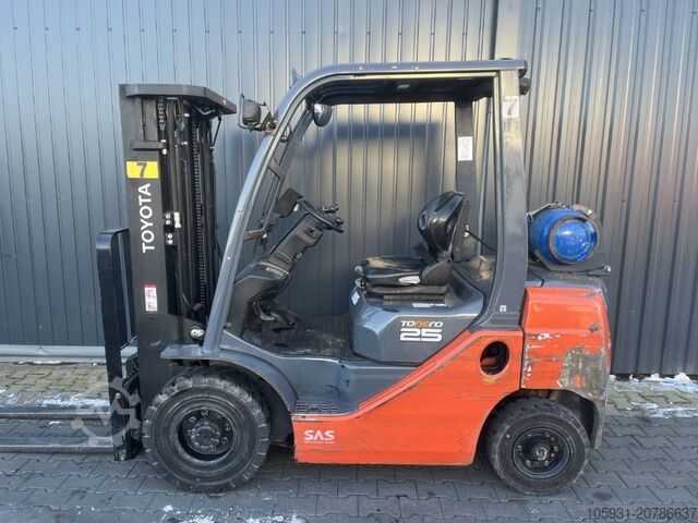 LPG Forklifts Toyota 8FGF25
