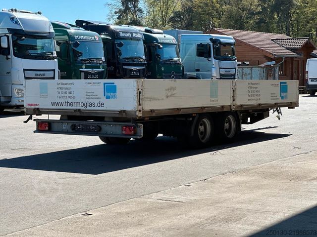 Flatbed truck MERCEDES-BENZ Actros 2551 6x2 LL/PALFINGER+ Ackermann AH/ Glas