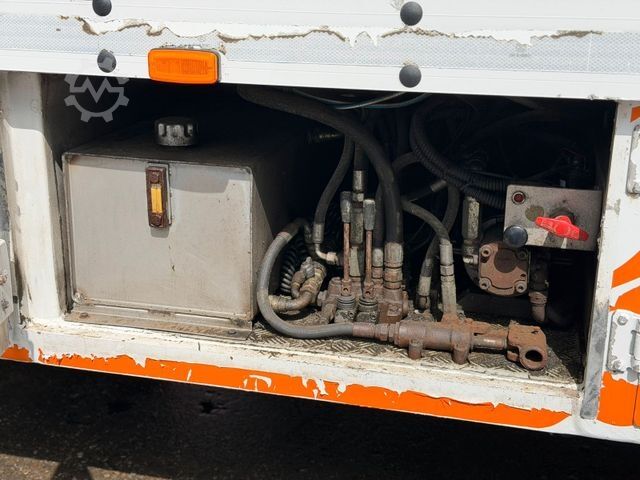 Horse transport trailer PEZZIOLI RBA 31 3.Stock + Aggregat/Hubdach/Rampe