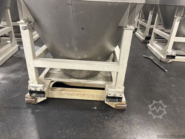 Stainless steel storage tank  