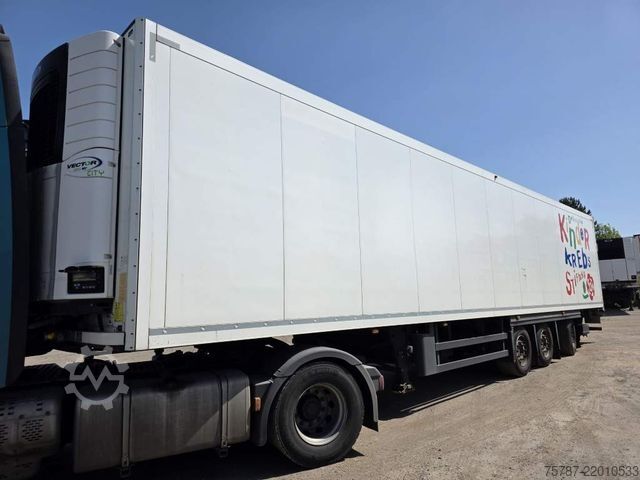 Reefer semitrailer SCHMITZ CARGOBULL Tiefkühler, 3 Kammern, Lenkachse, Carrier Vector