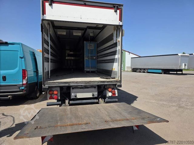 Reefer semitrailer SCHMITZ CARGOBULL Tiefkühler, 3 Kammern, Lenkachse, Carrier Vector