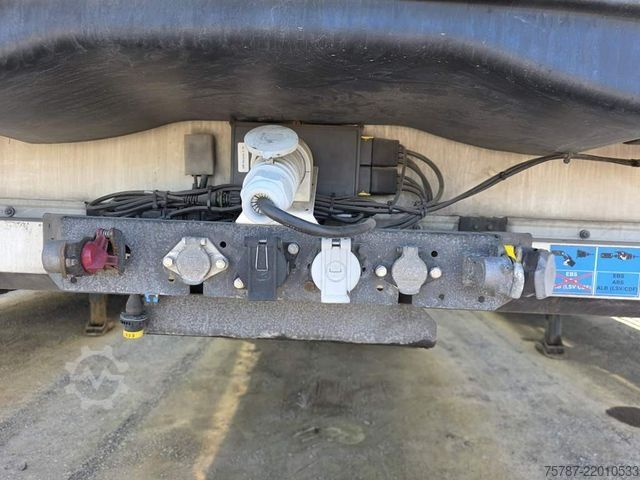 Reefer semitrailer SCHMITZ CARGOBULL Tiefkühler, 3 Kammern, Lenkachse, Carrier Vector