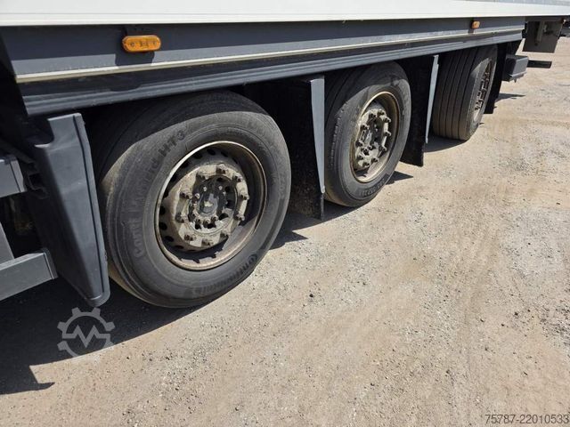 Reefer semitrailer SCHMITZ CARGOBULL Tiefkühler, 3 Kammern, Lenkachse, Carrier Vector