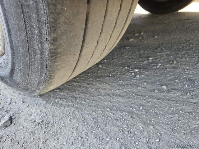 Reefer semitrailer SCHMITZ CARGOBULL Tiefkühler, 3 Kammern, Lenkachse, Carrier Vector