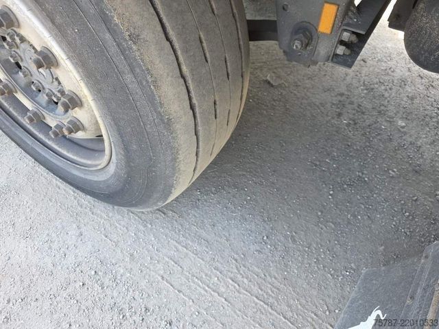 Reefer semitrailer SCHMITZ CARGOBULL Tiefkühler, 3 Kammern, Lenkachse, Carrier Vector