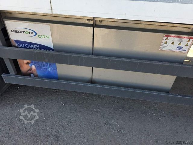 Reefer semitrailer SCHMITZ CARGOBULL Tiefkühler, 3 Kammern, Lenkachse, Carrier Vector