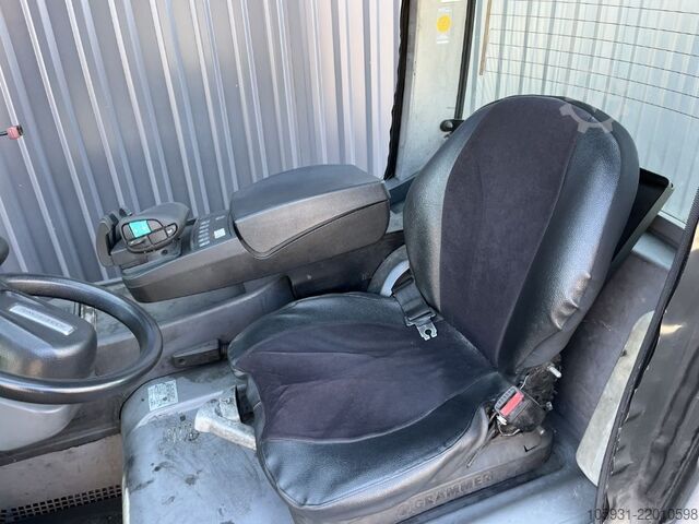 Electric 4-wheel forklift Jungheinrich EFG320