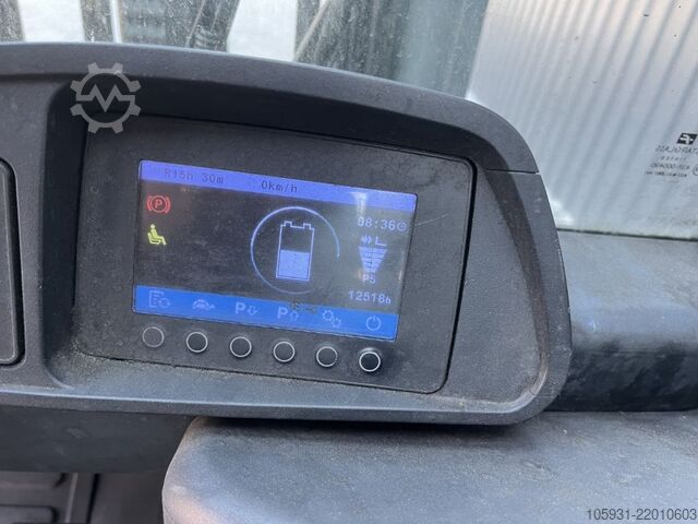 Electric 4-wheel forklift Jungheinrich EFG320