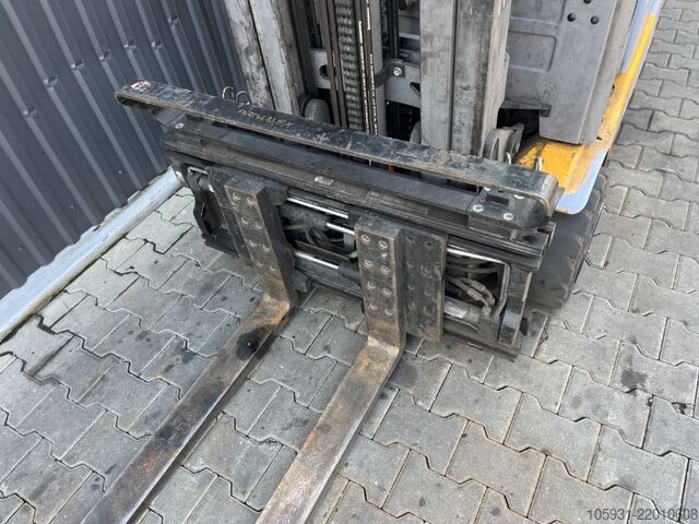 Electric 4-wheel forklift Jungheinrich EFG320