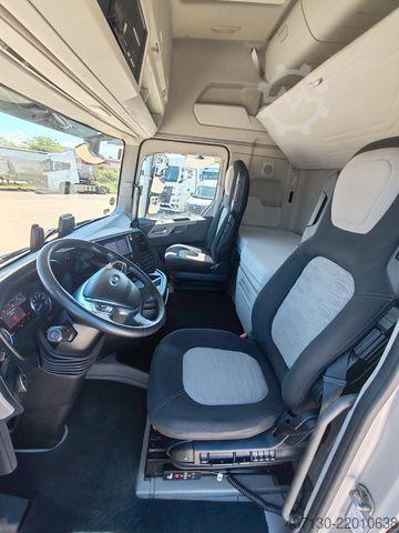 Volume tractor unit FORD F-MAX 500 LUXURY Mega