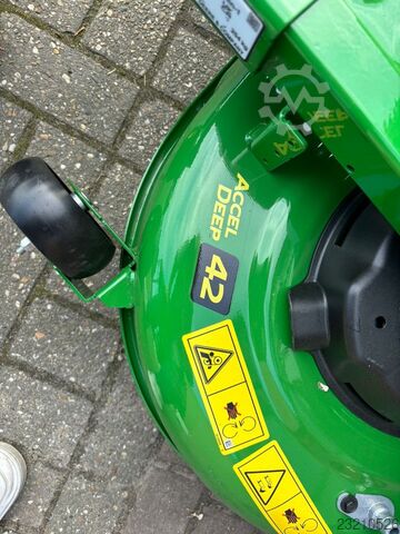 John Deere Z320M Nullwendekreismäher John Deere Z320M Nullwendekreismäher