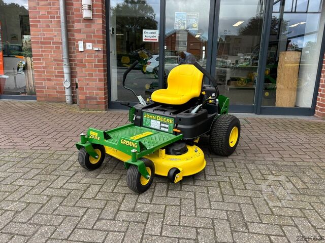 John Deere Z335E Nullwendekreismäher John Deere Z335E Nullwendekreismäher