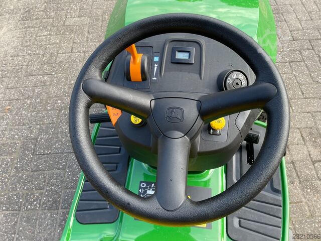 John Deere X147R John Deere X147R