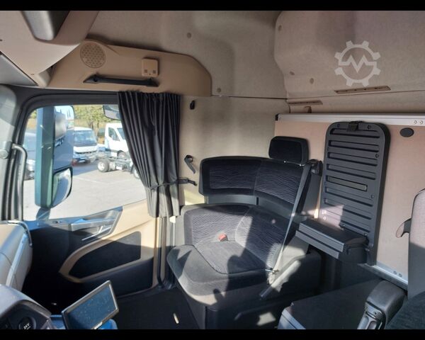 Tractor unit MERCEDES-BENZ Actros IV - actros 2548 L Flat cab. . 2,5 Euro VI