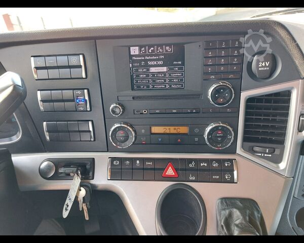 Tractor unit MERCEDES-BENZ Actros IV - actros 2548 L Flat cab. . 2,5 Euro VI