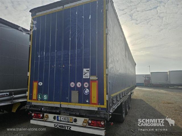 Auflieger mit Pritsche & Plane Schmitz Cargobull Semitrailer Curtainsider Mega
