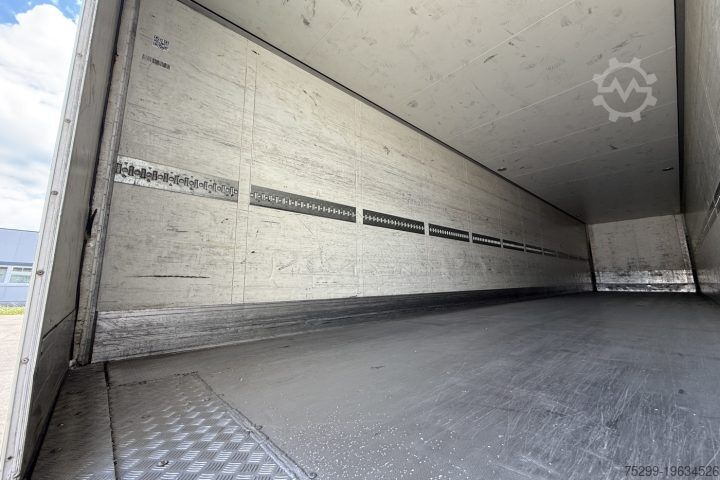 Kofferauflieger Schmitz Cargobull SK024/27 Koffer / Swiss-Vehicle