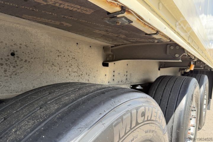 Kofferauflieger Schmitz Cargobull SK024/27 Koffer / Swiss-Vehicle