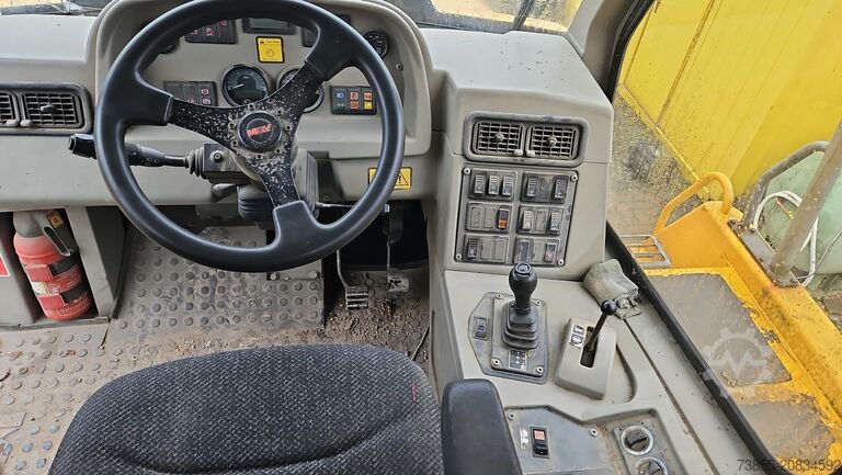 Knickgelenkter Muldenkipper Moxy MT 41