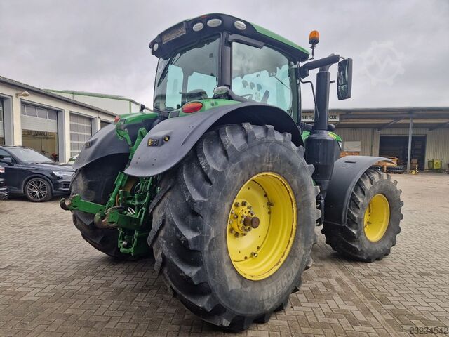 John Deere 6215R John Deere 6215R