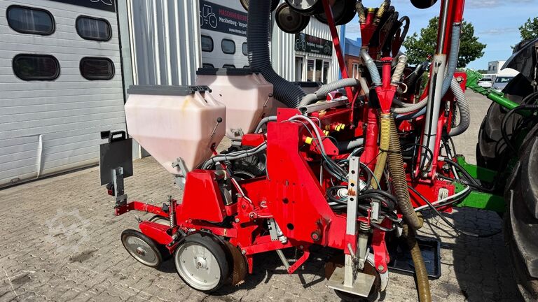 Becker Aeromat 8 DTE E-Motion ISOBUS Becker Aeromat 8 DTE E-Motion ISOBUS