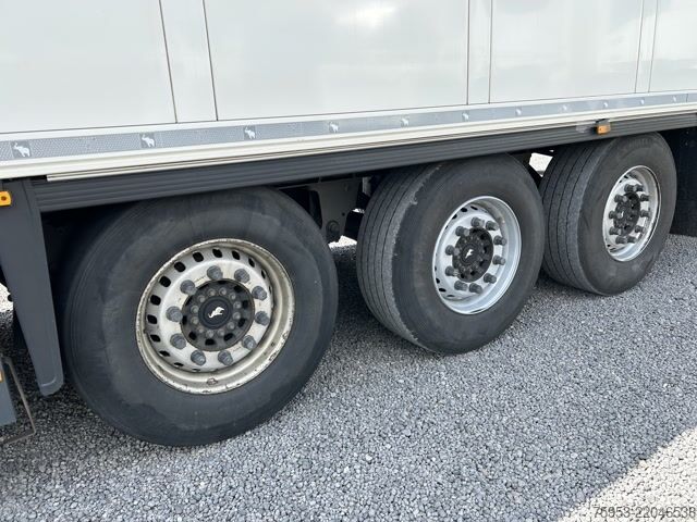 Reefer semitrailer Schmitz Cargobull SKO 24 Doppelstock Trennwand Lüfter Executive