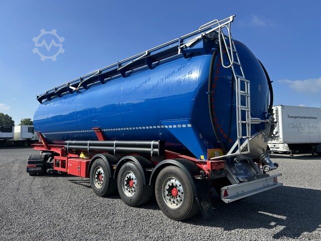 Silo semitrailer Feldbinder KIP 50.3 eigene Hydraulik