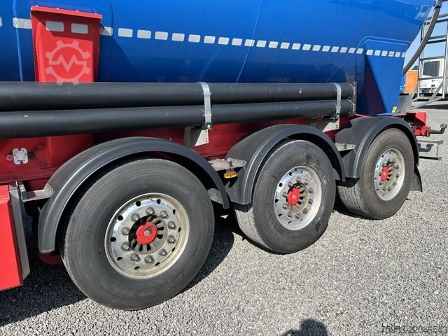 Silo semitrailer Feldbinder KIP 50.3 eigene Hydraulik