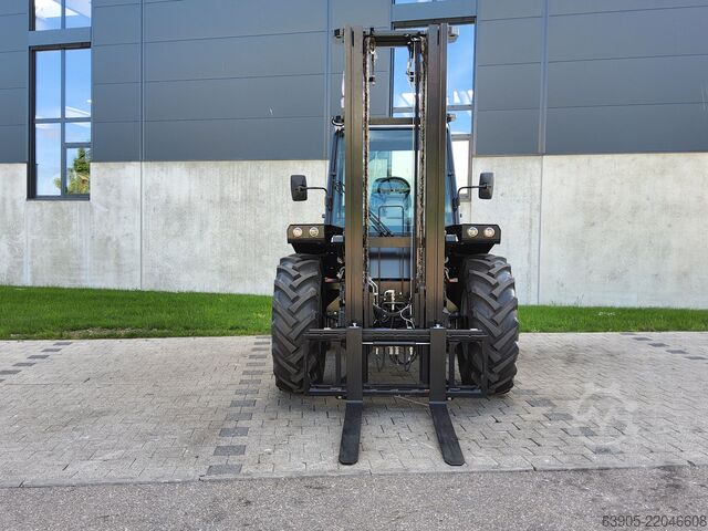 All-terrain forklift Manitou M 30-4
